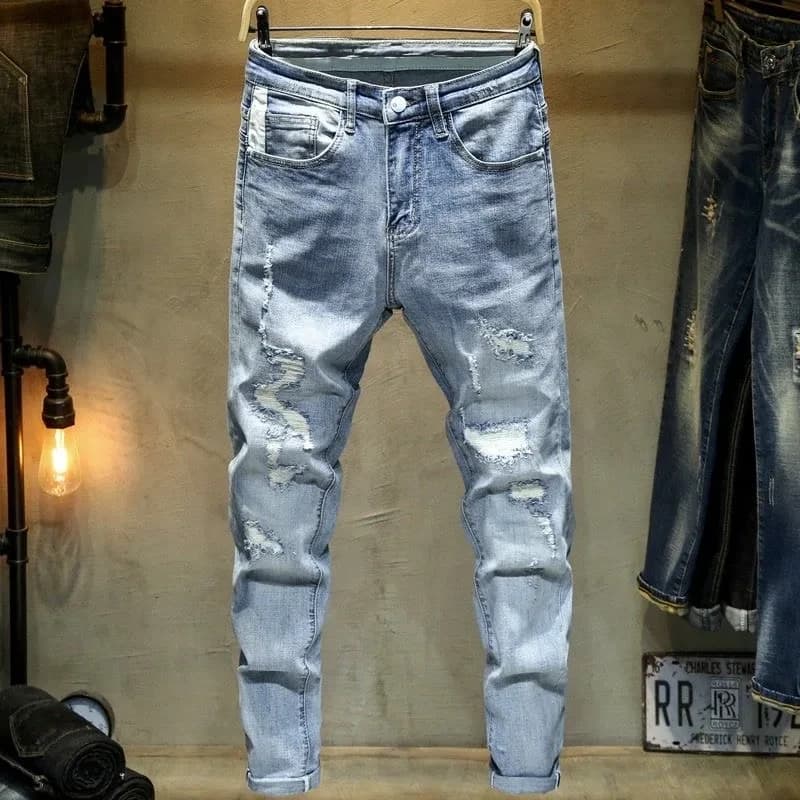 TRENDY Distressed Straight Jeans
